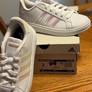 Girls shoes